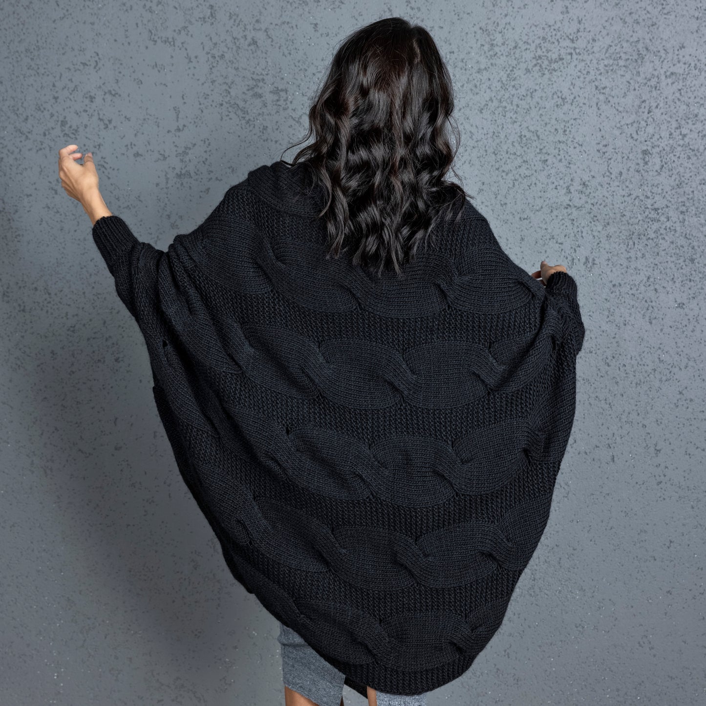 Knotty chunky knit cardigan oversized and forever go - black!