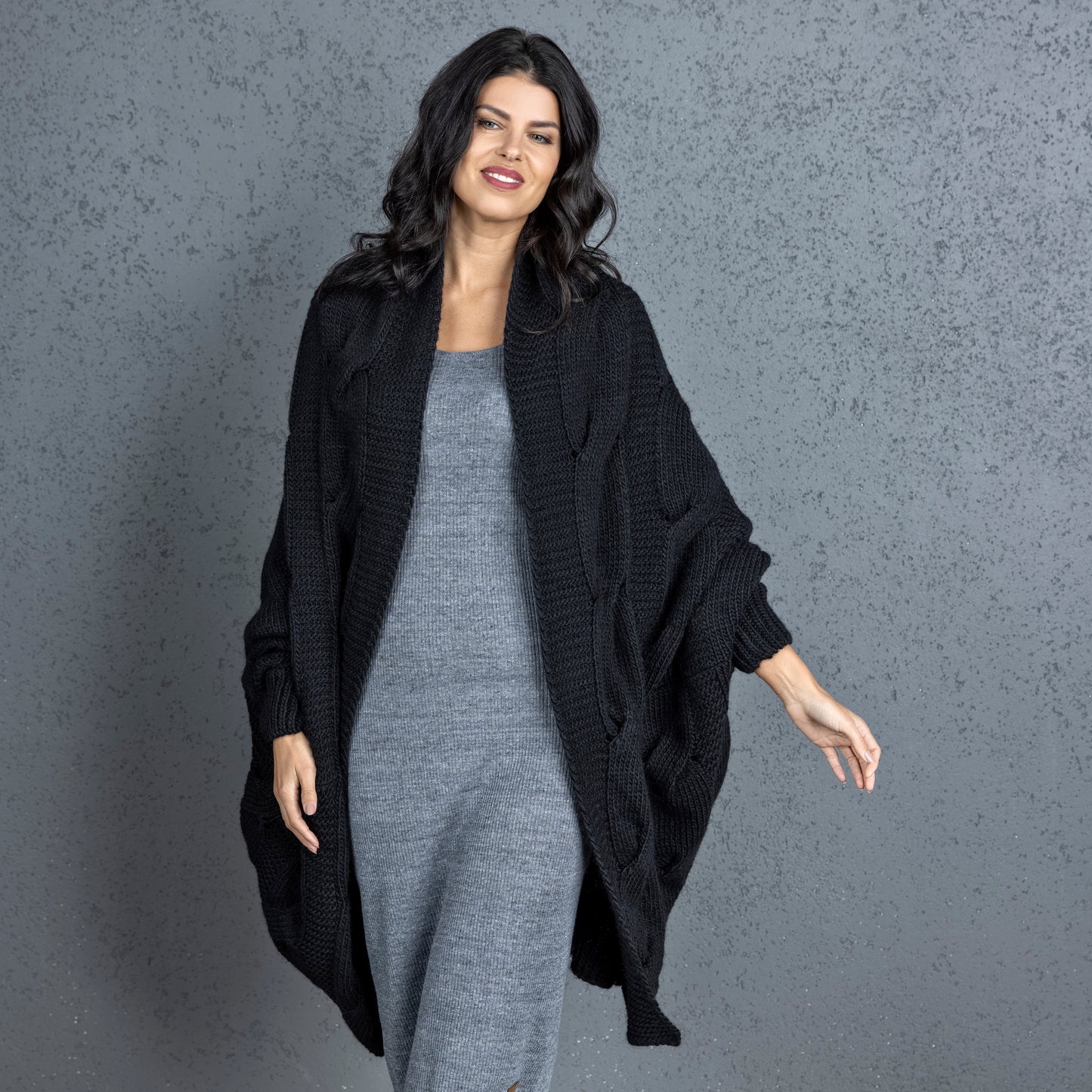 Knotty chunky knit cardigan oversized and forever go - black!