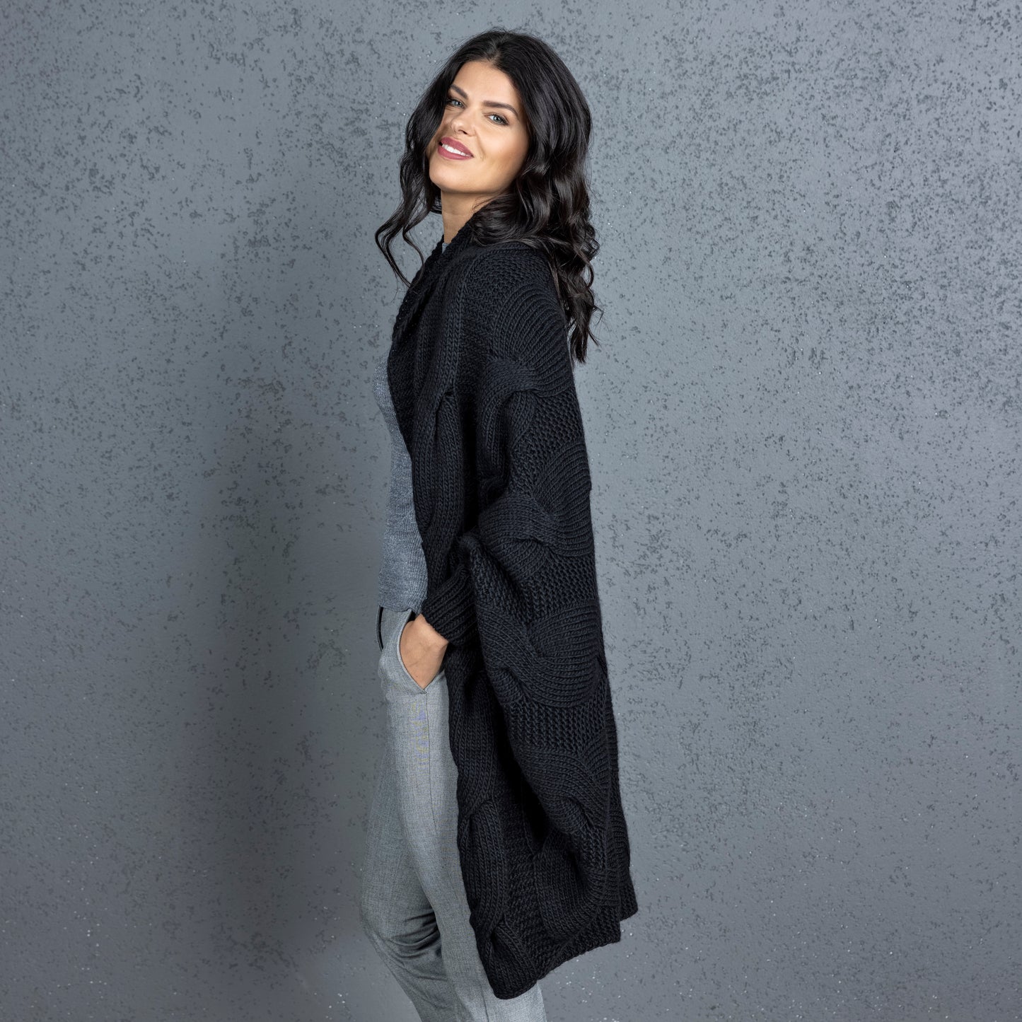 Knotty chunky knit cardigan oversized and forever go - black!