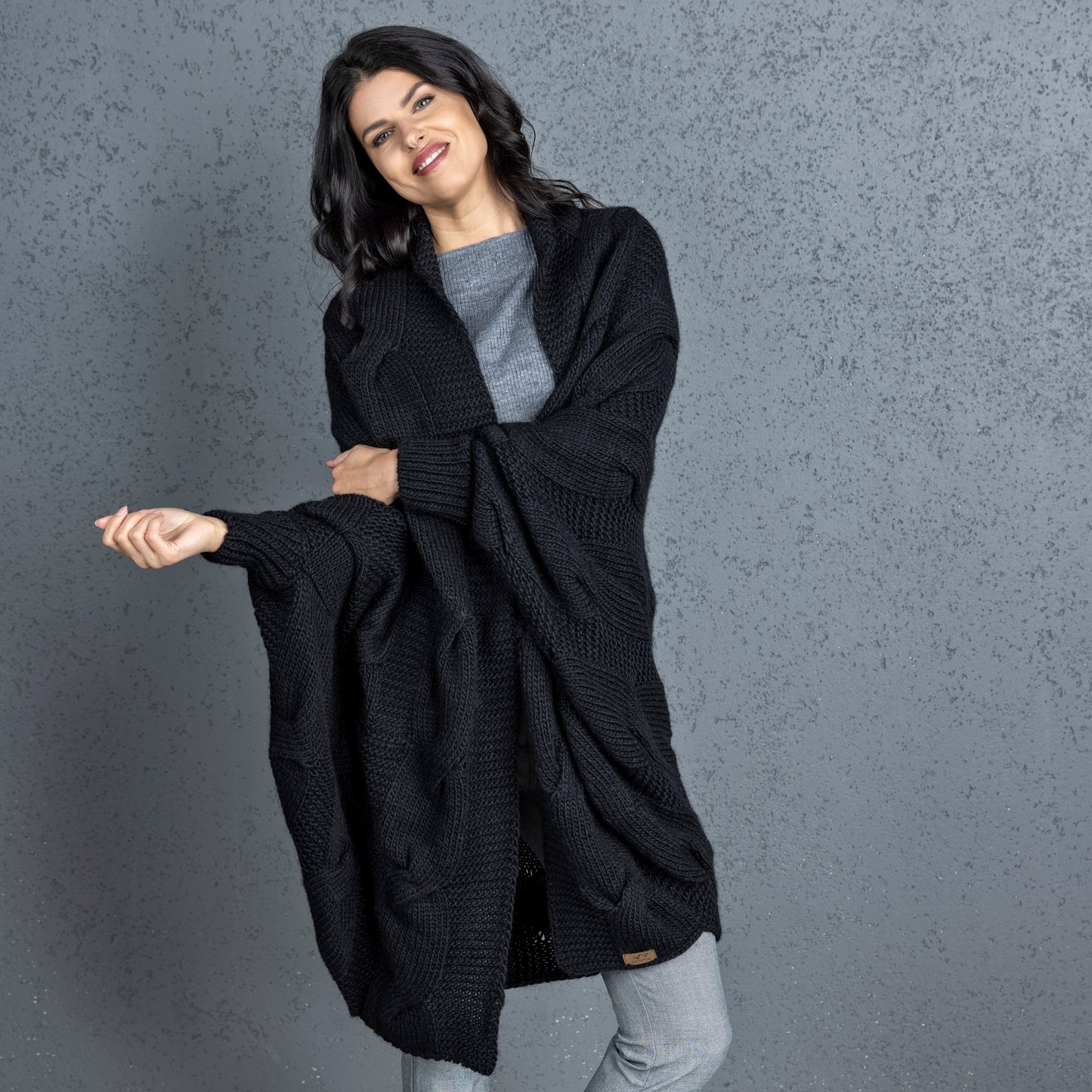 Knotty chunky knit cardigan oversized and forever go - black!