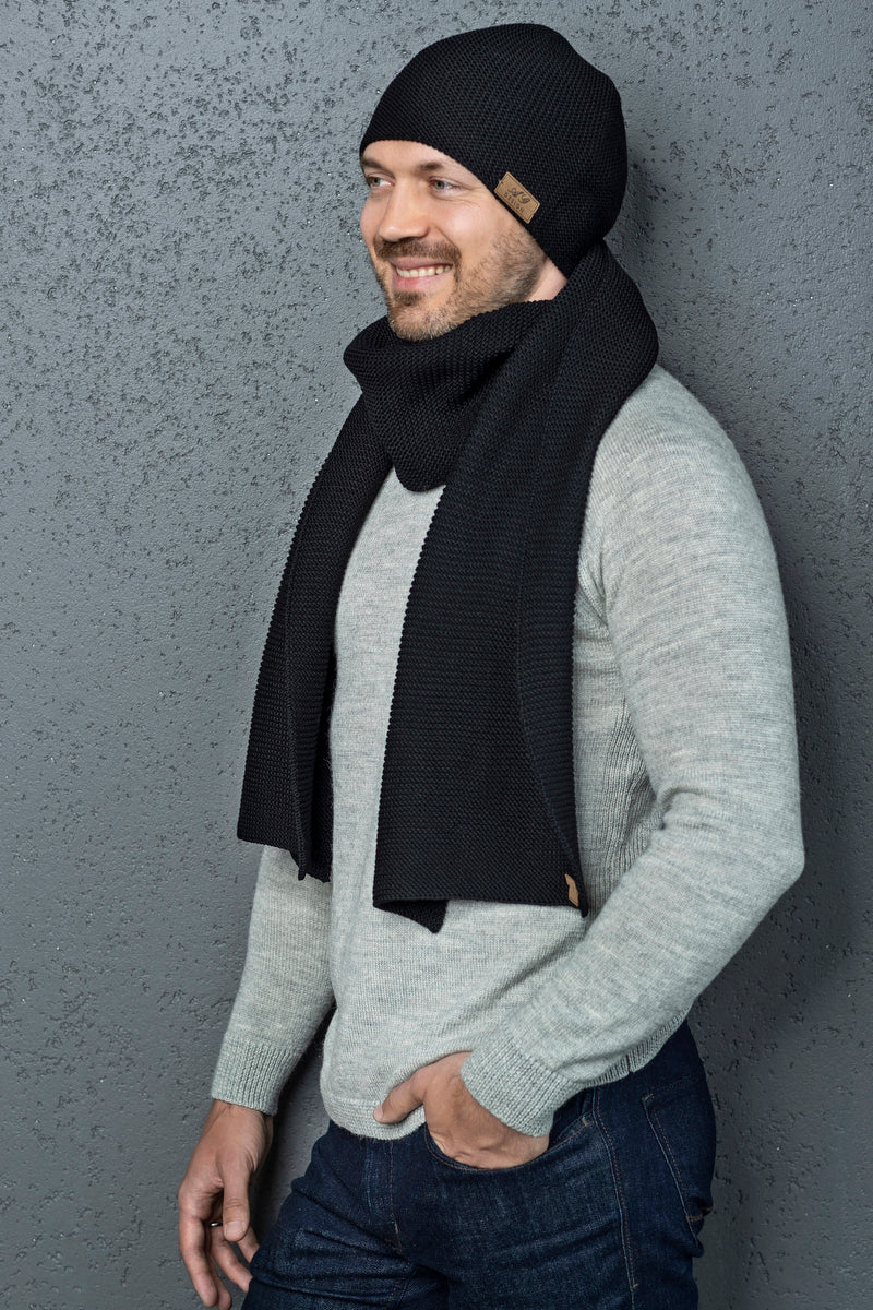 Man merino wool knit scarf and cap - black