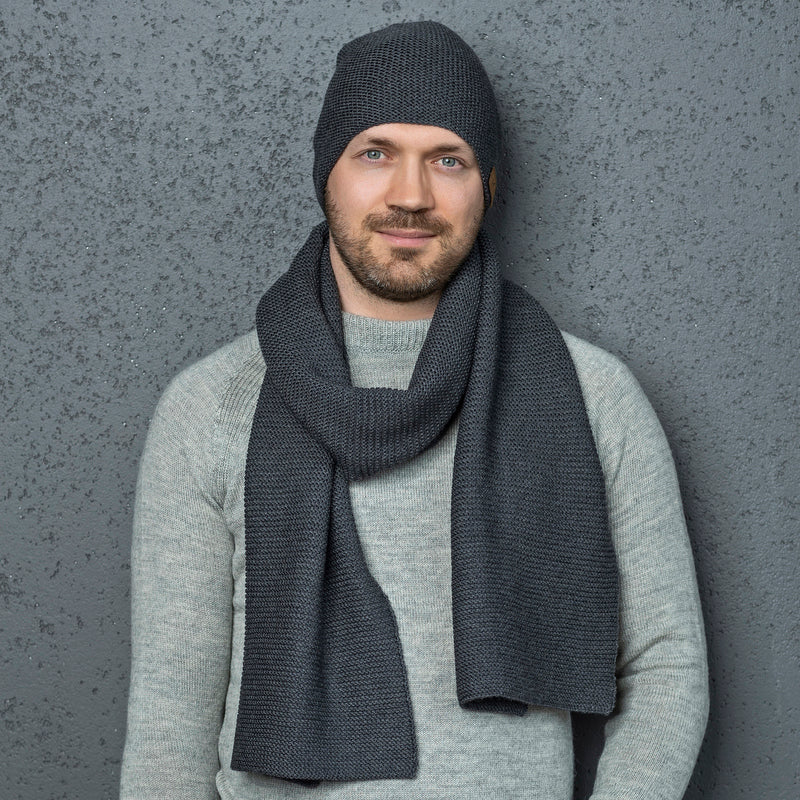 Man merino wool knit scarf and cap - graphite