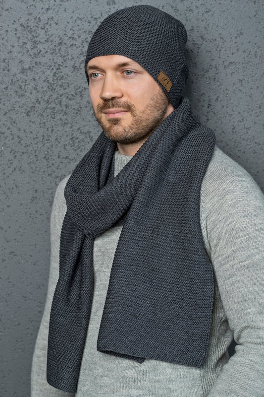 Man merino wool knit scarf and cap - graphite