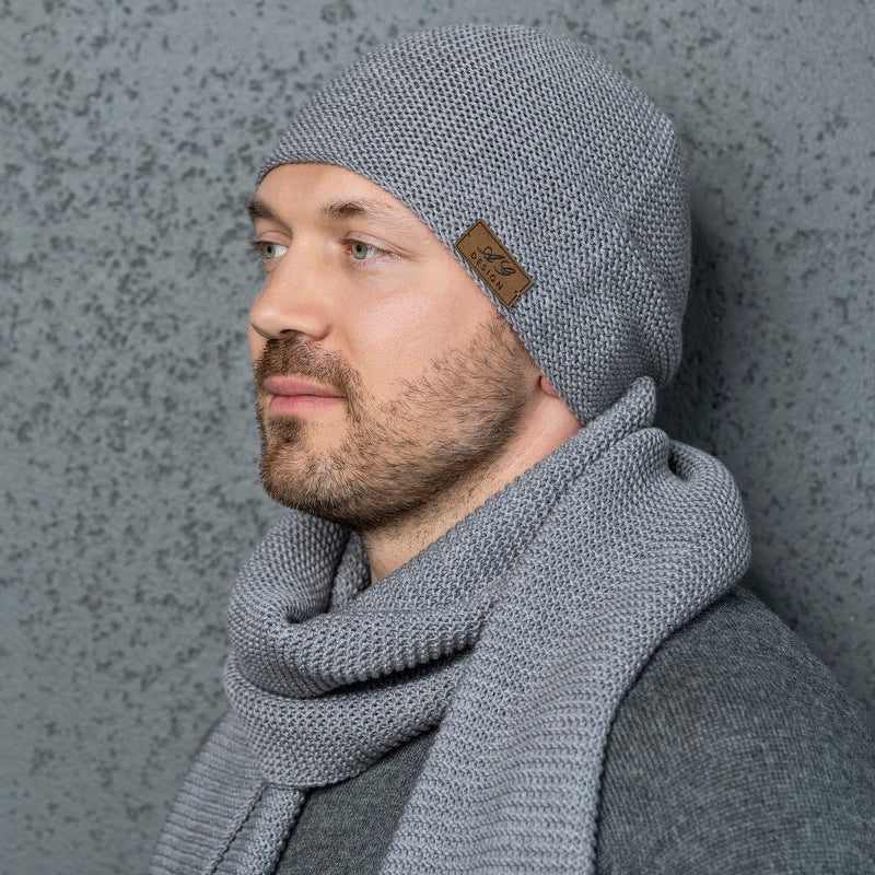 Man merino wool knit scarf and cap - light gray