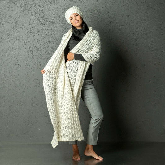 Chunky Knit massive alpaca wool Scarf and hat - white