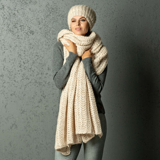 Chunky Knit massive alpaca wool Scarf and hat - creamy