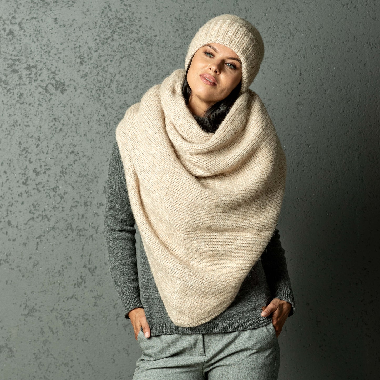 Chunky Knit triangle alpaca wool Scarf and hat - creamy