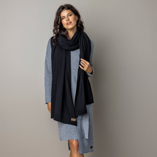 Knitted wide minimalist 100% merino wool Wrap - Scarf black