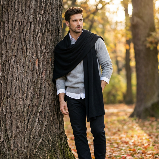 Knitted wide minimalist 100% merino wool scarf - black