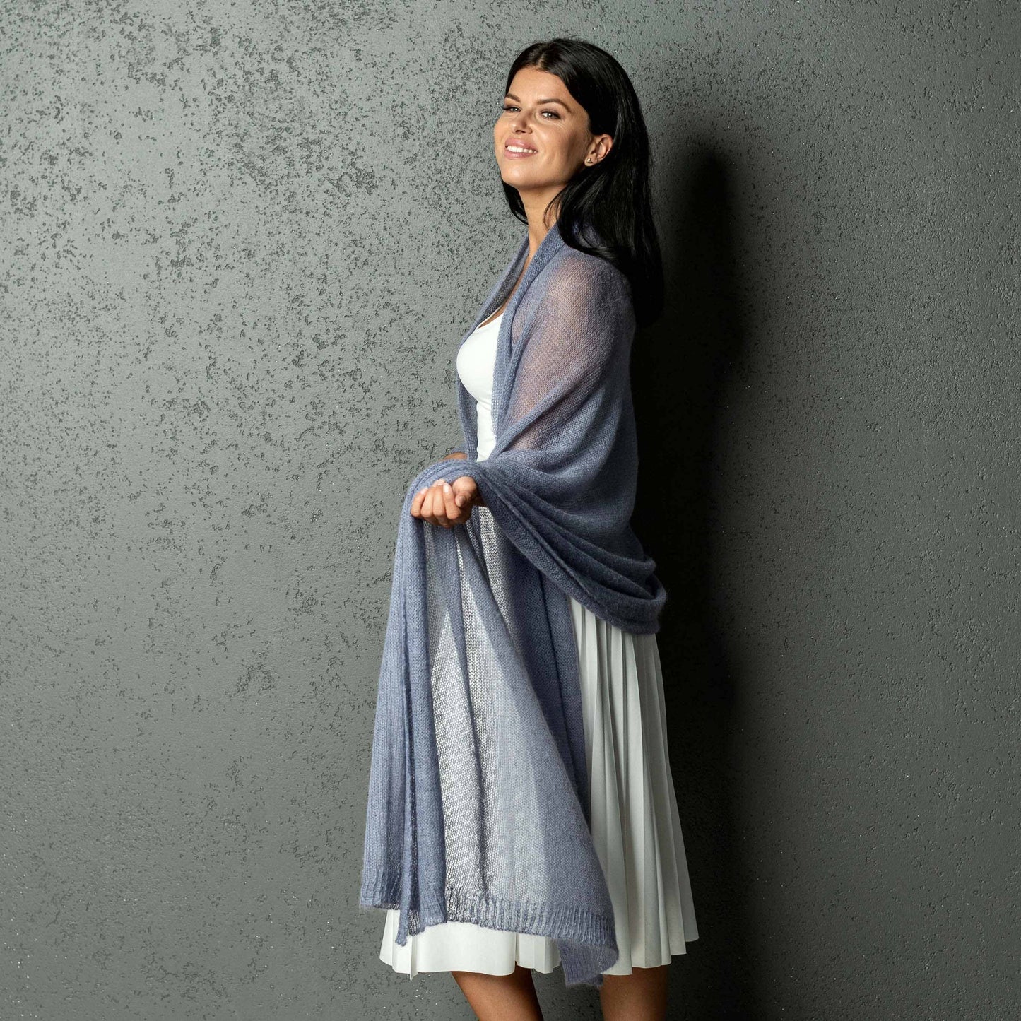 Cape de mariée, châle ou étole tricoté en mohair blanc