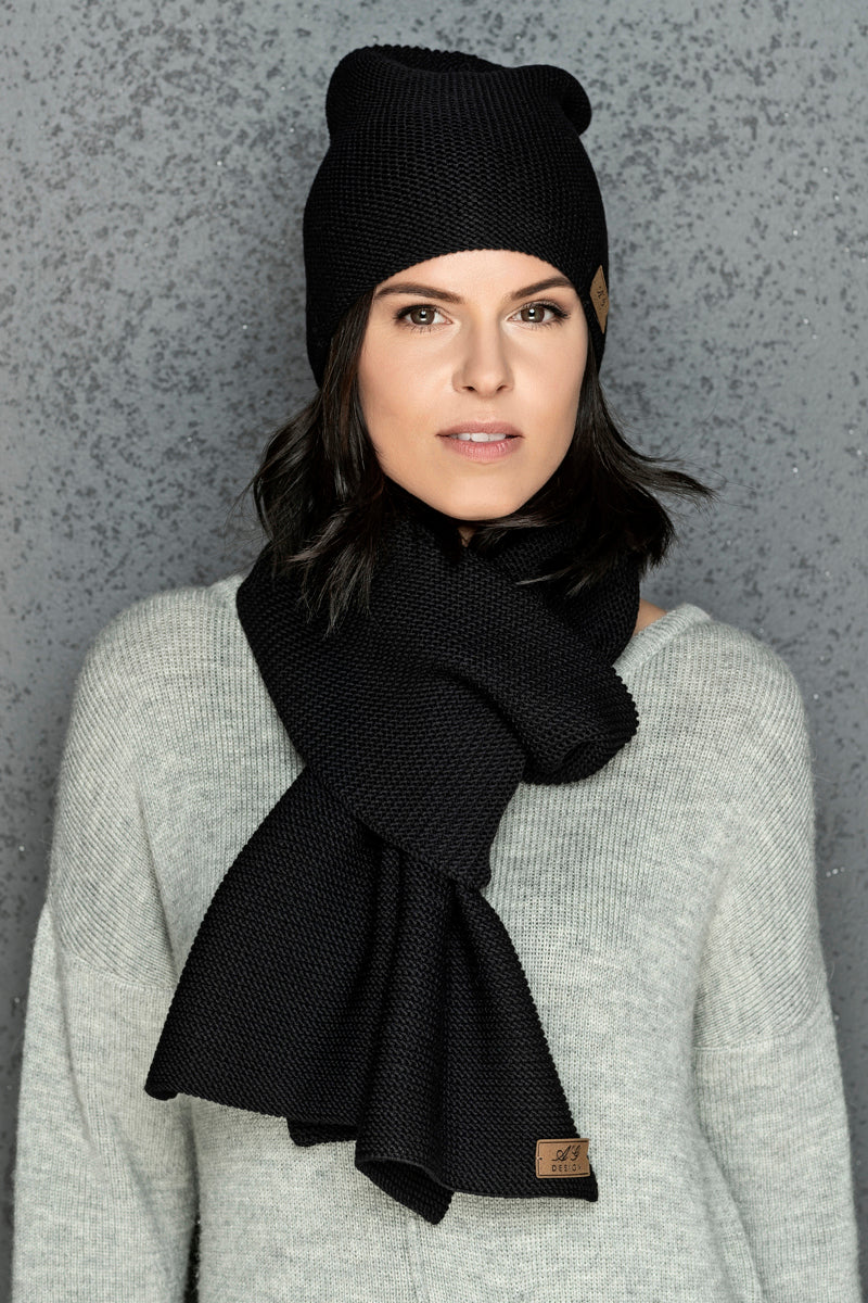 Knit minimalist soft 100% merino wool Scarf and hat - black