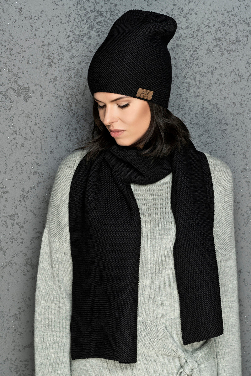 Knit minimalist soft 100% merino wool Scarf and hat - black
