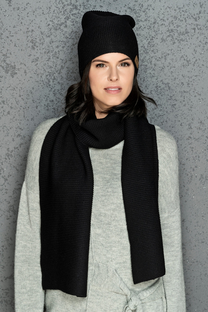 Knit minimalist soft 100% merino wool Scarf and hat - black