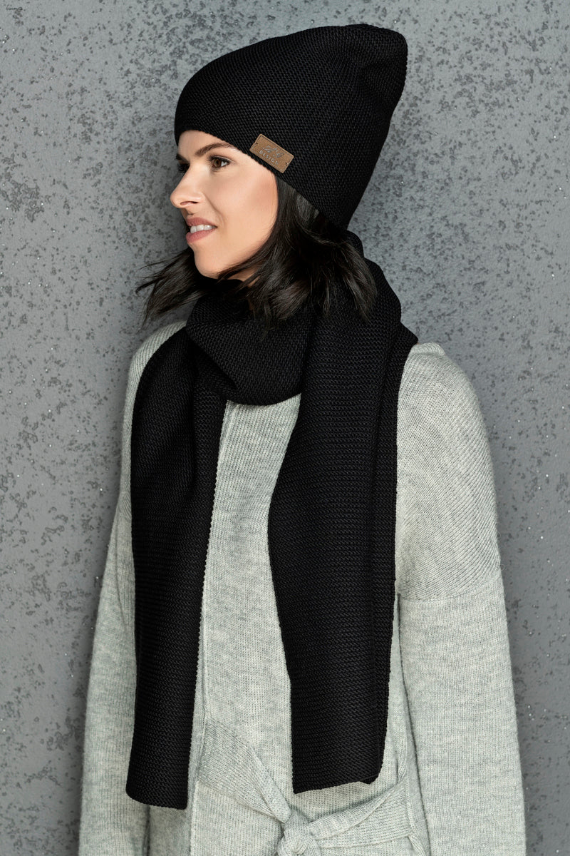 Knit minimalist soft 100% merino wool Scarf and hat - black