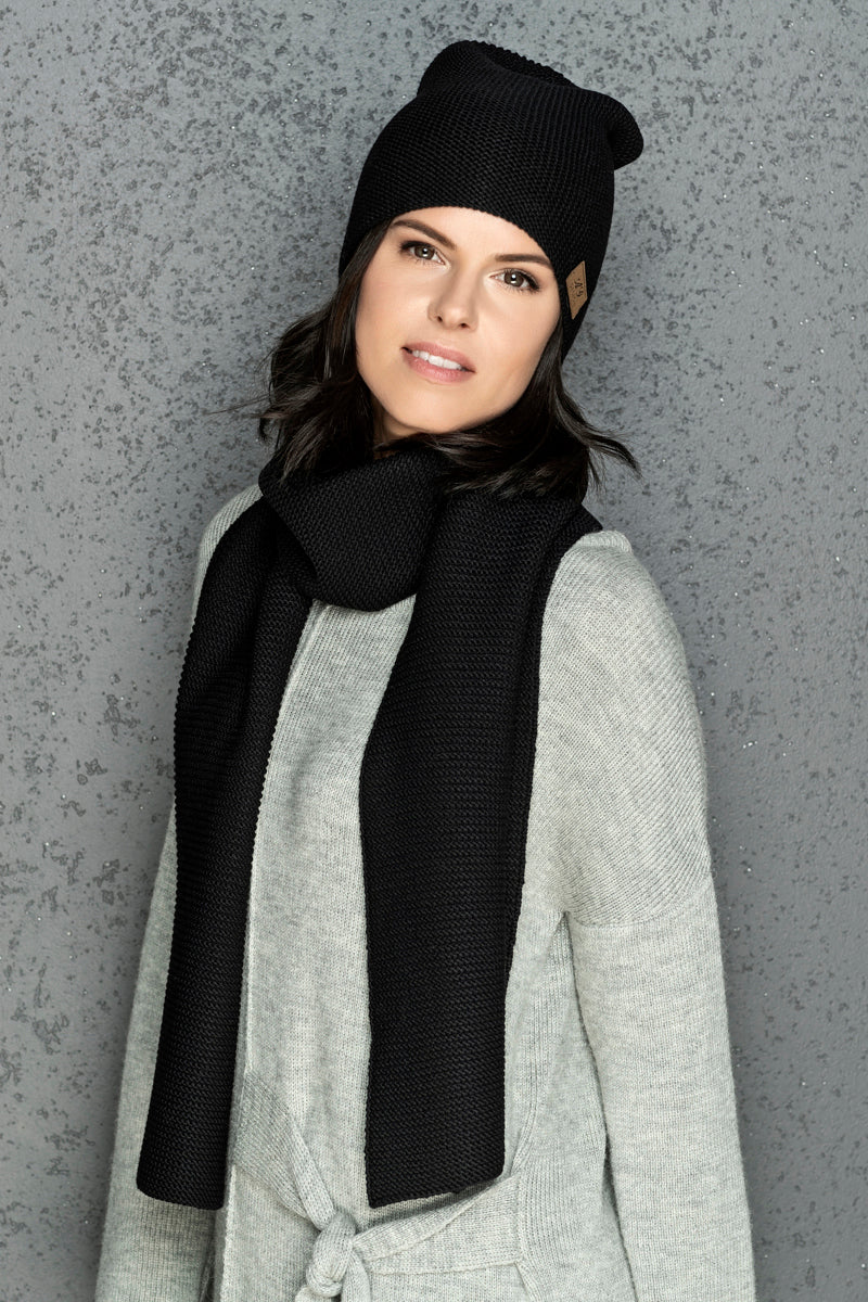 Knit minimalist soft 100% merino wool Scarf and hat - black
