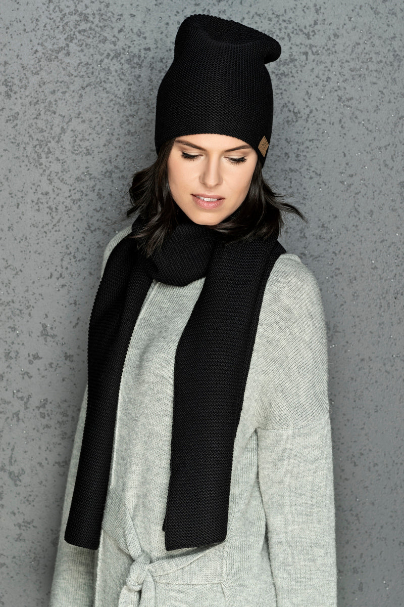 Knit minimalist soft 100% merino wool Scarf and hat - black