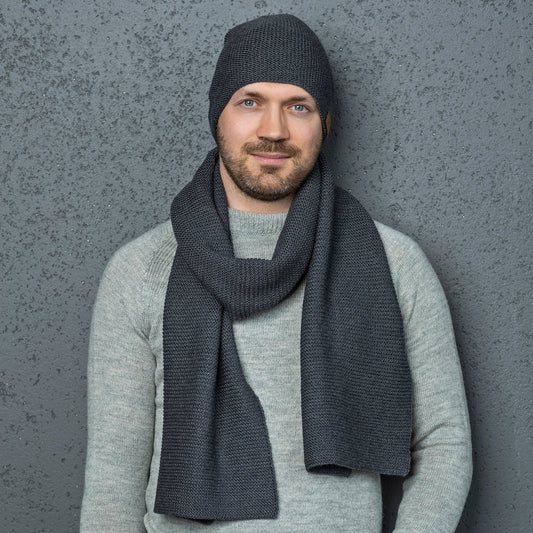 Man merino wool knit scarf and cap - graphite