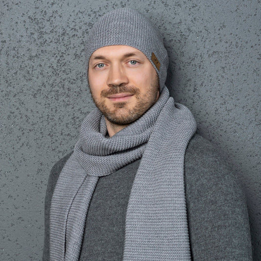 Man merino wool knit scarf and cap - light gray