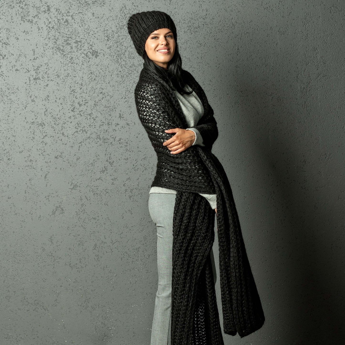 Chunky Knit massive alpaca wool Scarf and hat - black