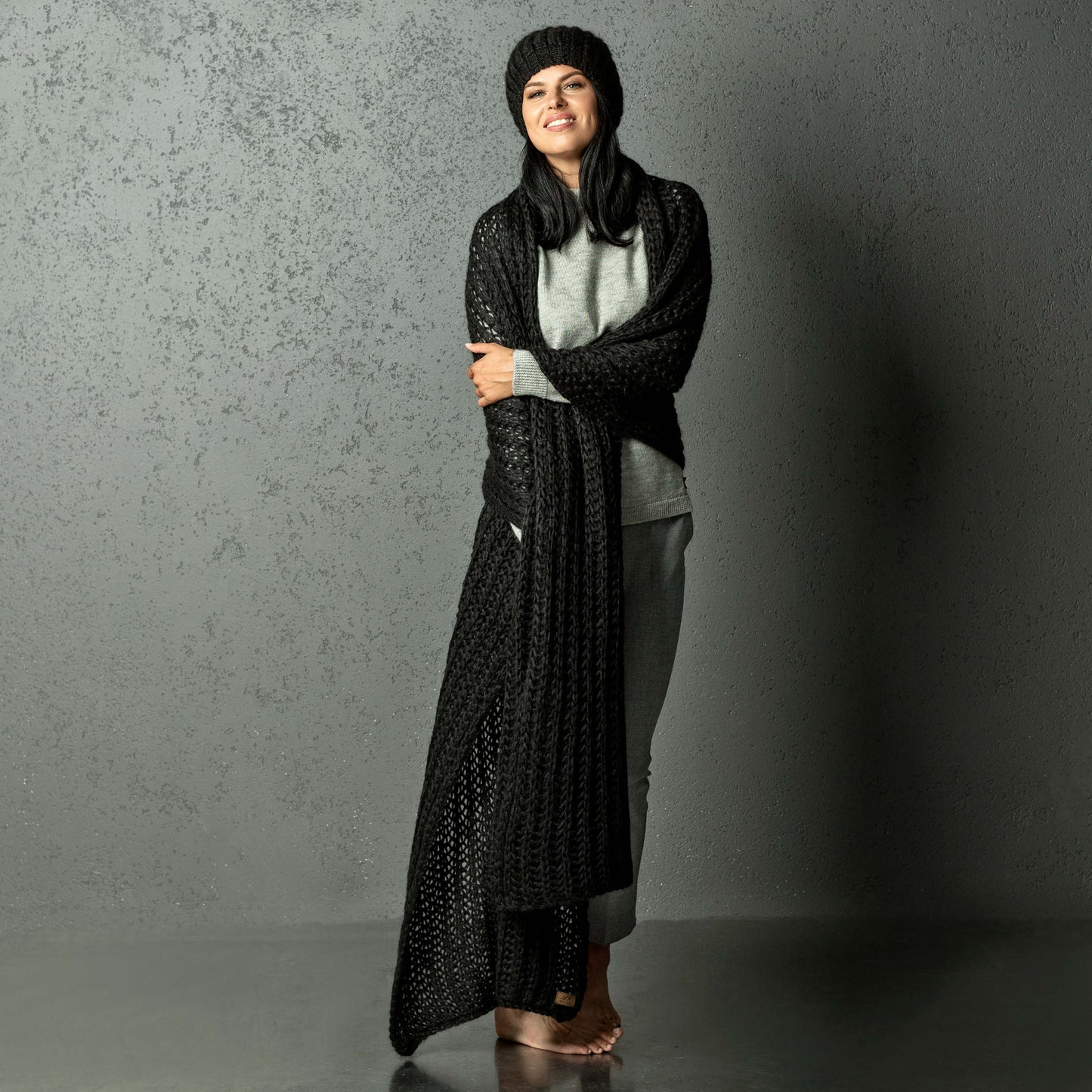 Chunky Knit massive alpaca wool Scarf and hat - black