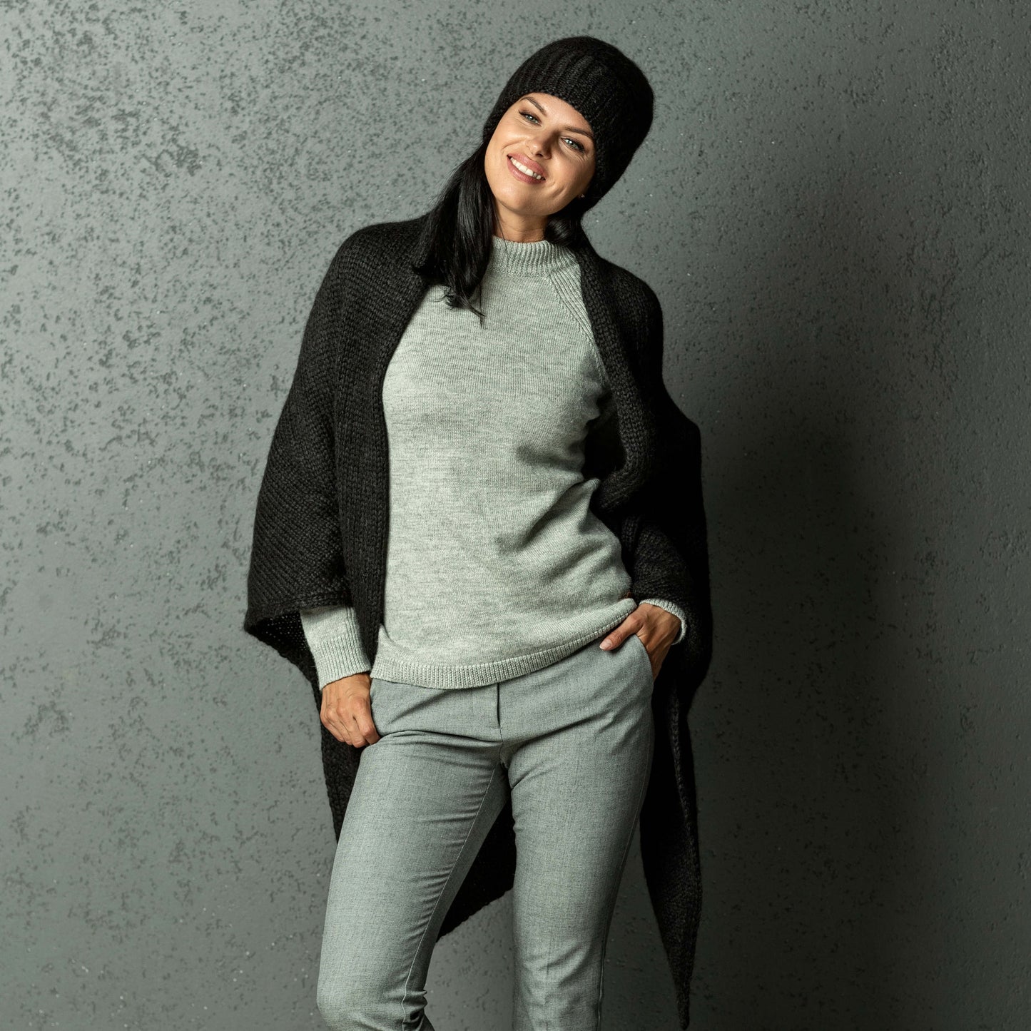 Chunky Knit triangle alpaca wool Scarf and hat - black