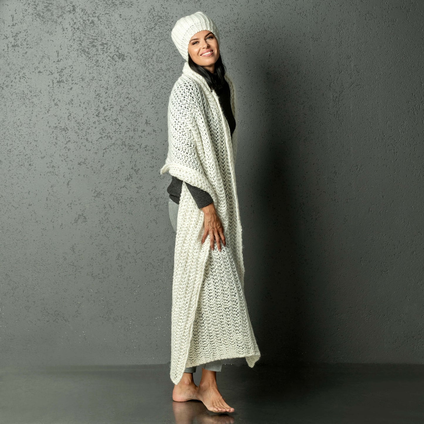 Chunky Knit massive alpaca wool Scarf and hat - white