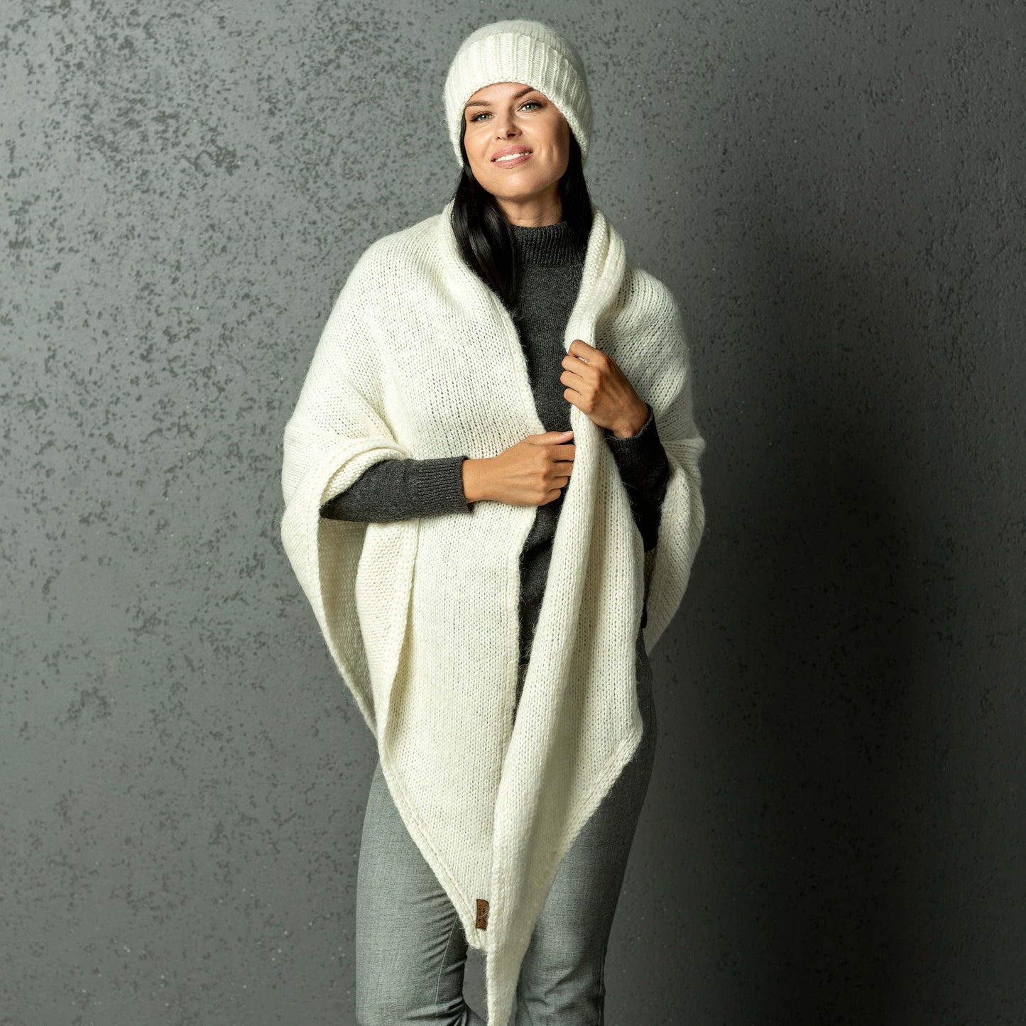 Chunky alpaca wool hat - white