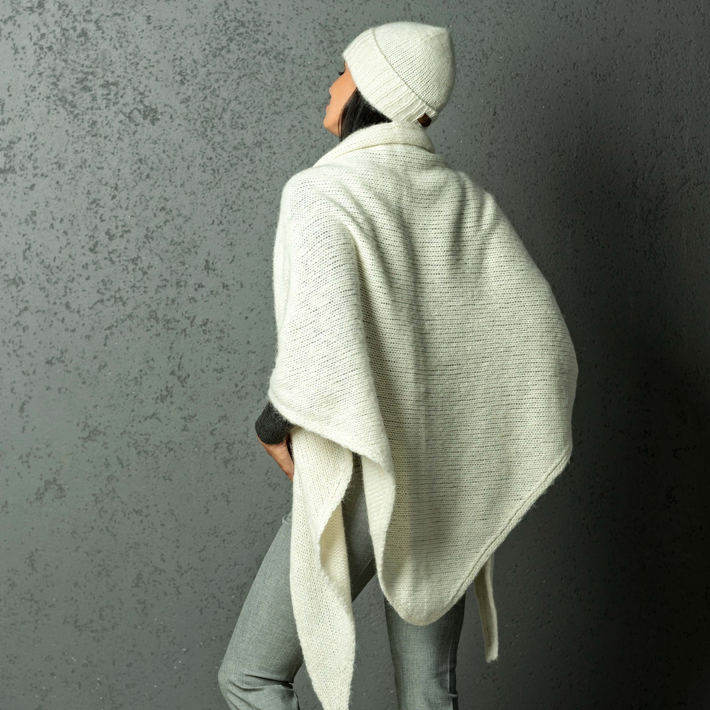 Chunky alpaca wool hat - white