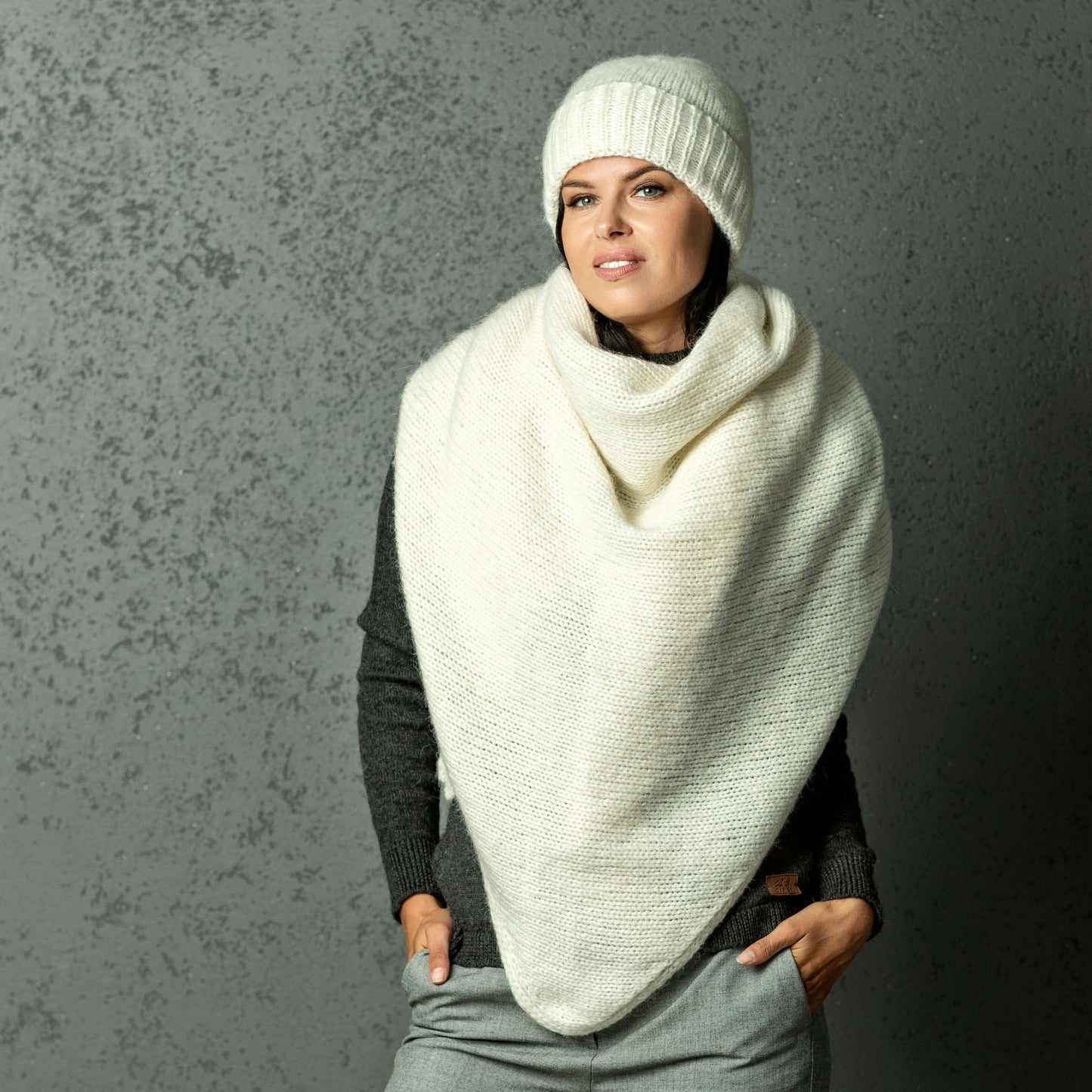 Chunky alpaca wool hat - white