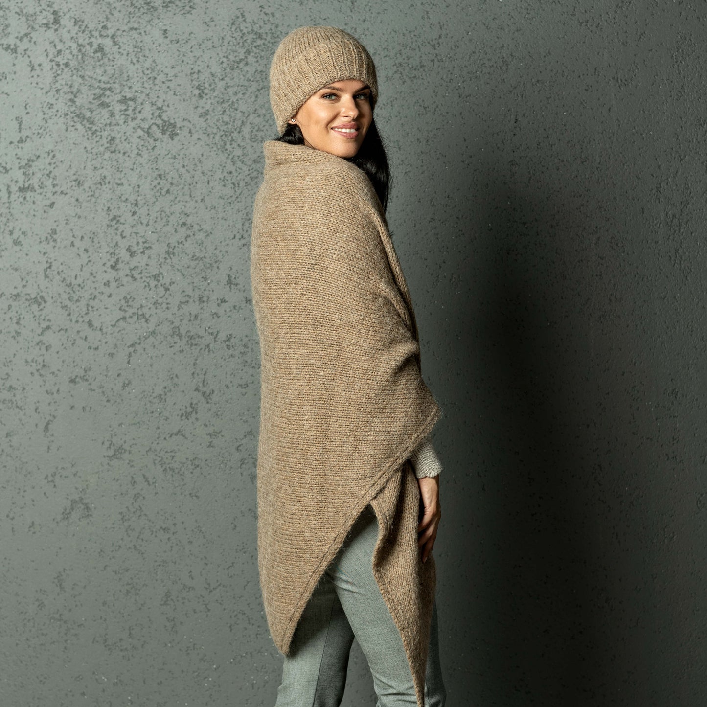 Chunky Knit triangle alpaca wool Scarf and hat - camel