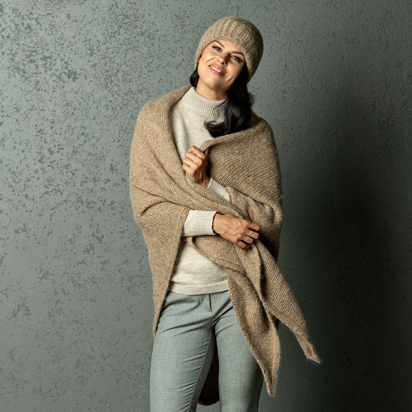 Chunky Knit triangle alpaca wool Scarf and hat - camel