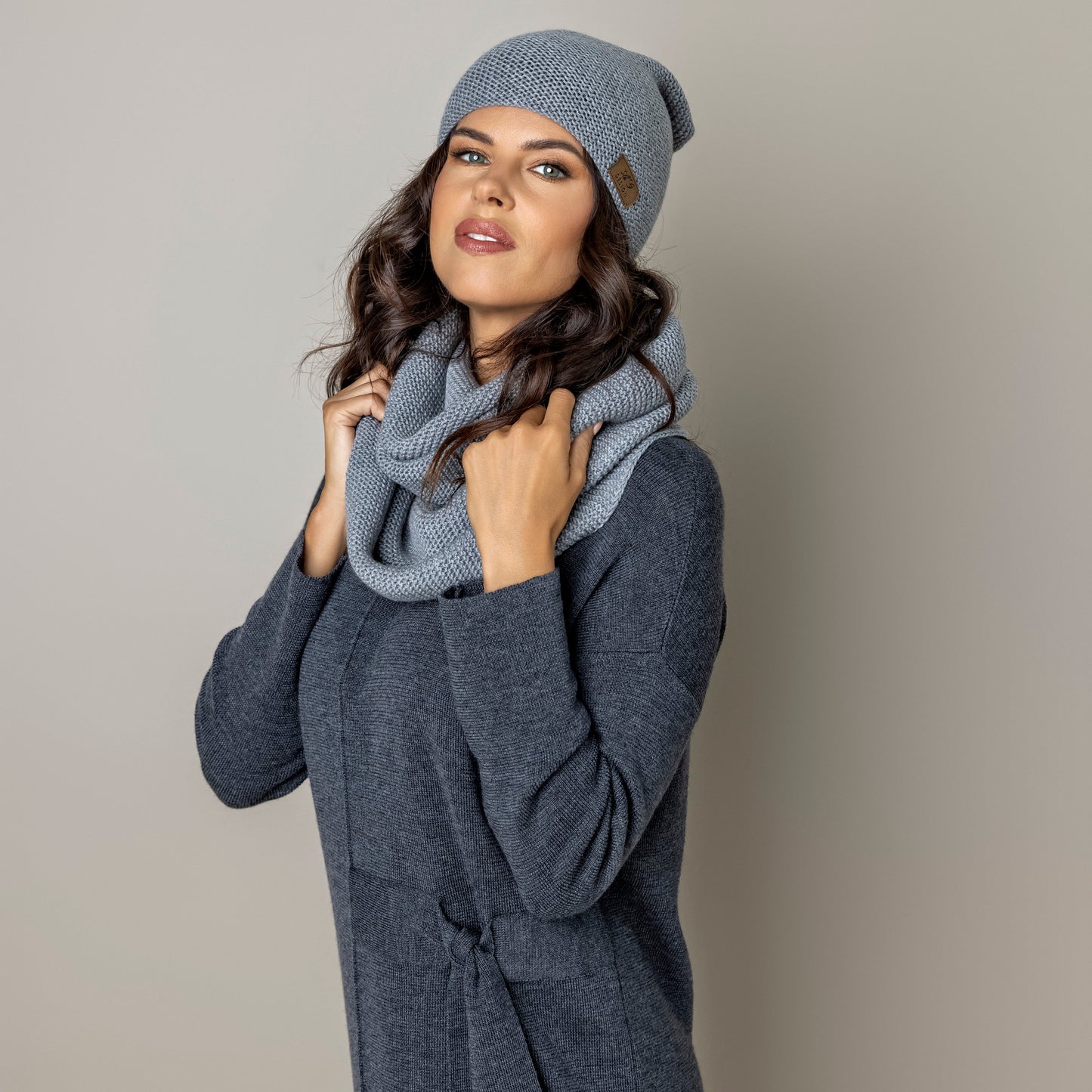 Knit minimalist soft 100% merino wool infinity Scarf and hat - light gray