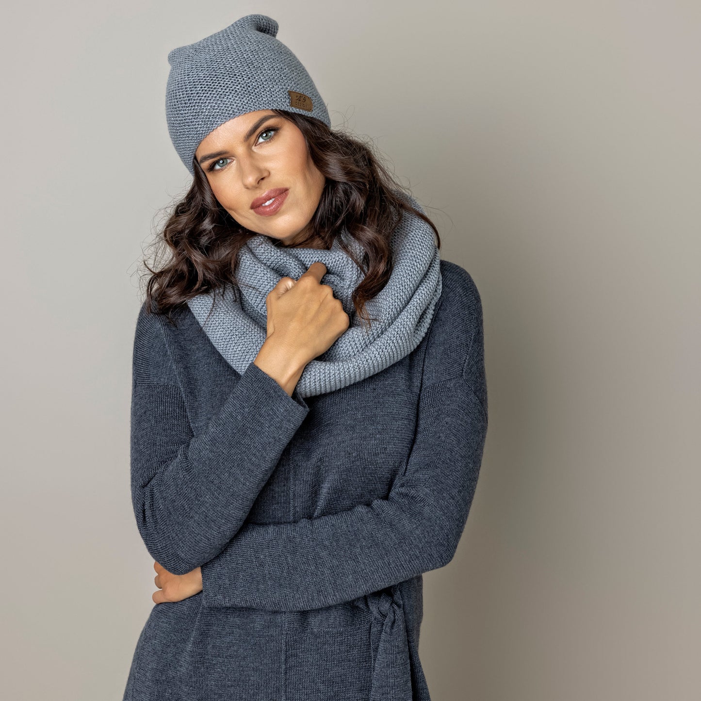 Knit minimalist soft 100% merino wool infinity Scarf and hat - light gray