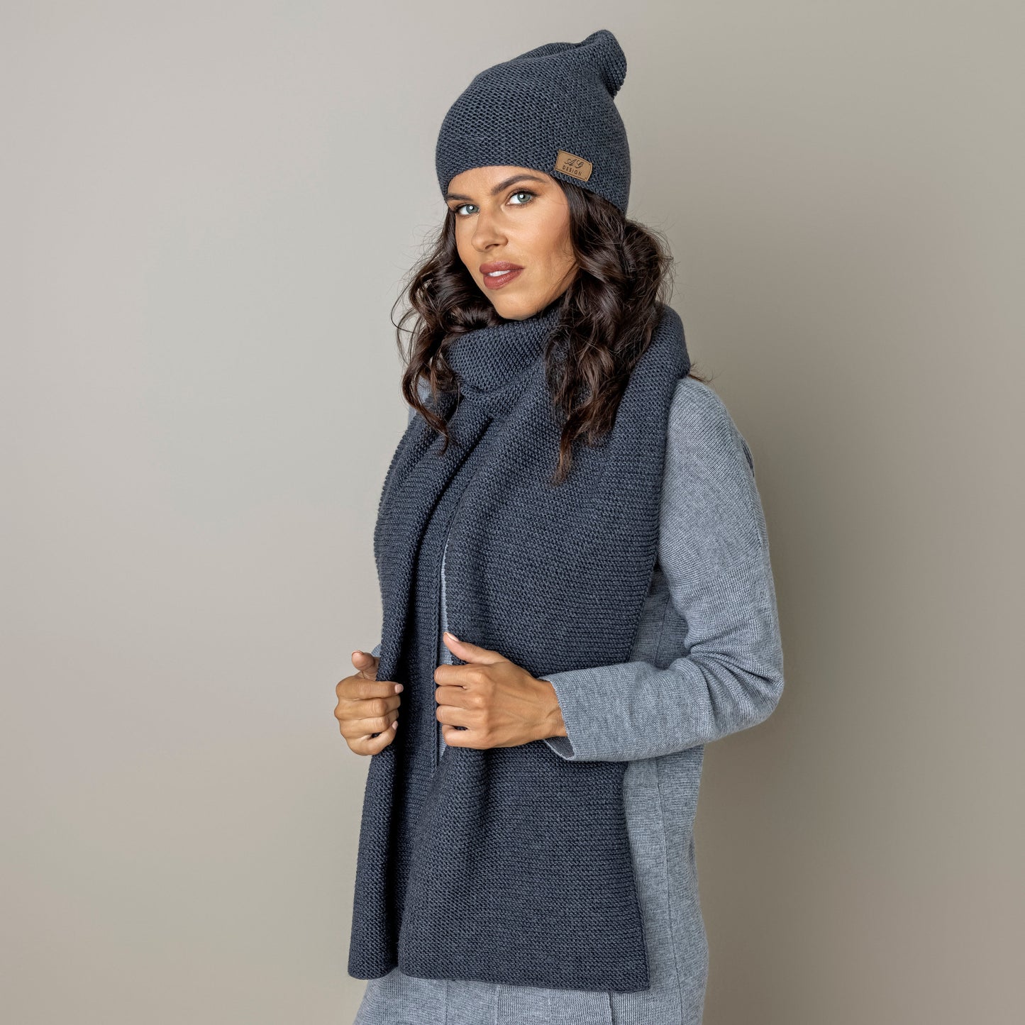 Knit minimalist soft 100% merino wool Scarf and hat - gray