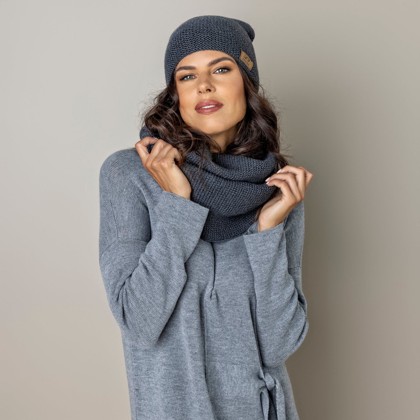 Knit minimalist soft 100% merino wool infinity Scarf and hat - gray