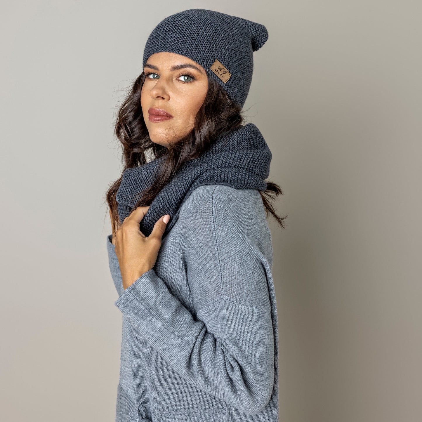 Knit minimalist soft 100% merino wool infinity Scarf and hat - gray