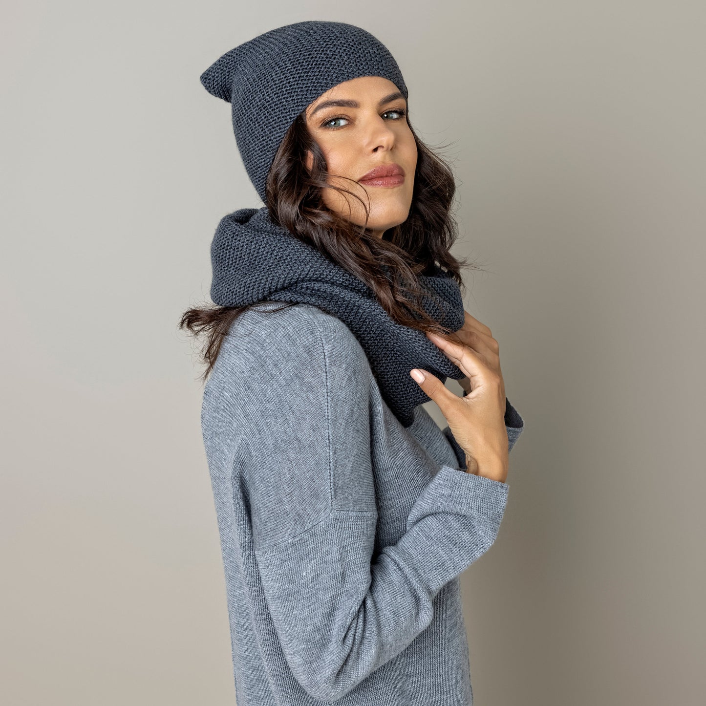 Knit minimalist soft 100% merino wool infinity Scarf and hat - gray