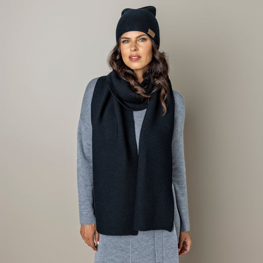 Knit minimalist soft 100% merino wool Scarf and hat - black
