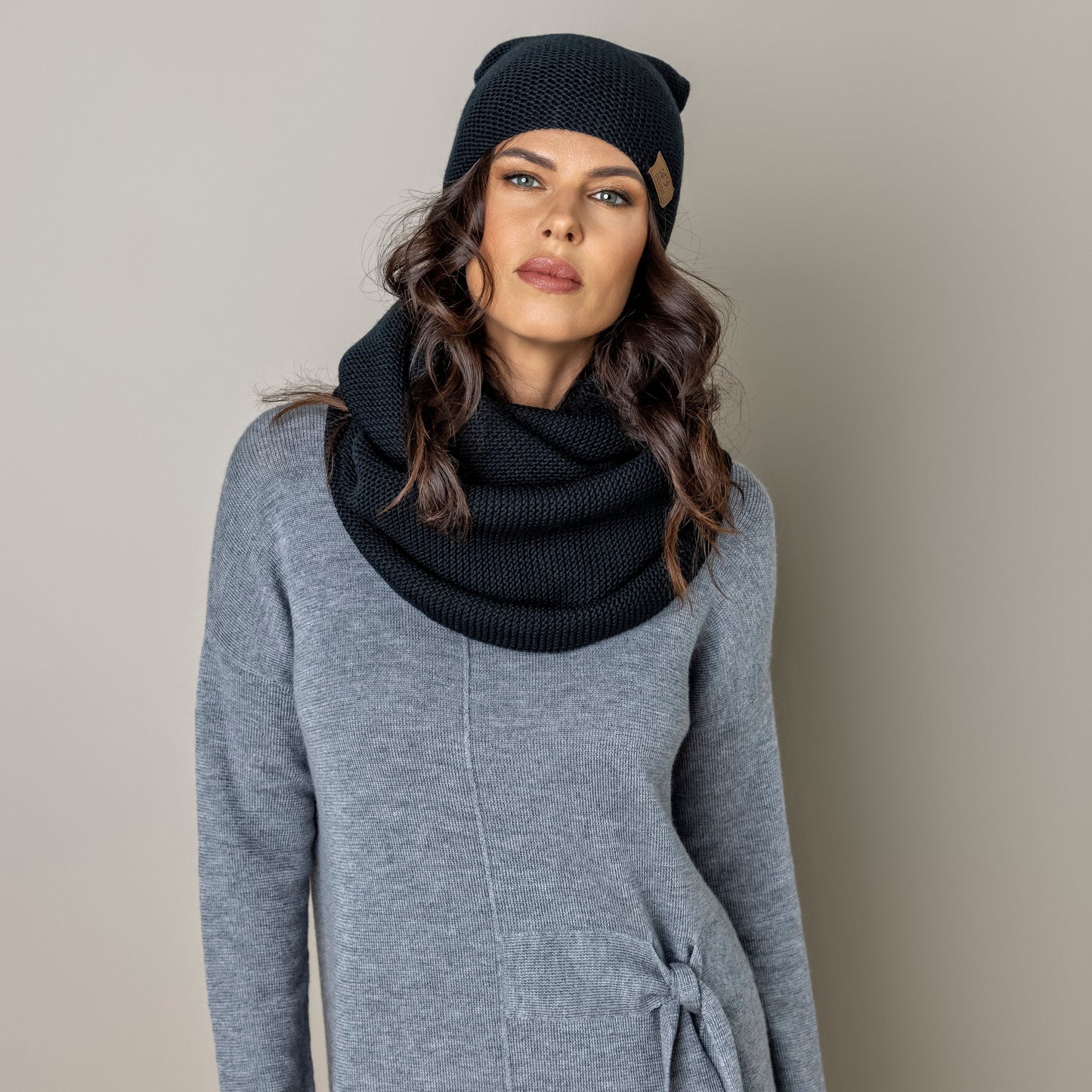 Knit minimalist soft 100% merino wool infinity Scarf and hat - black