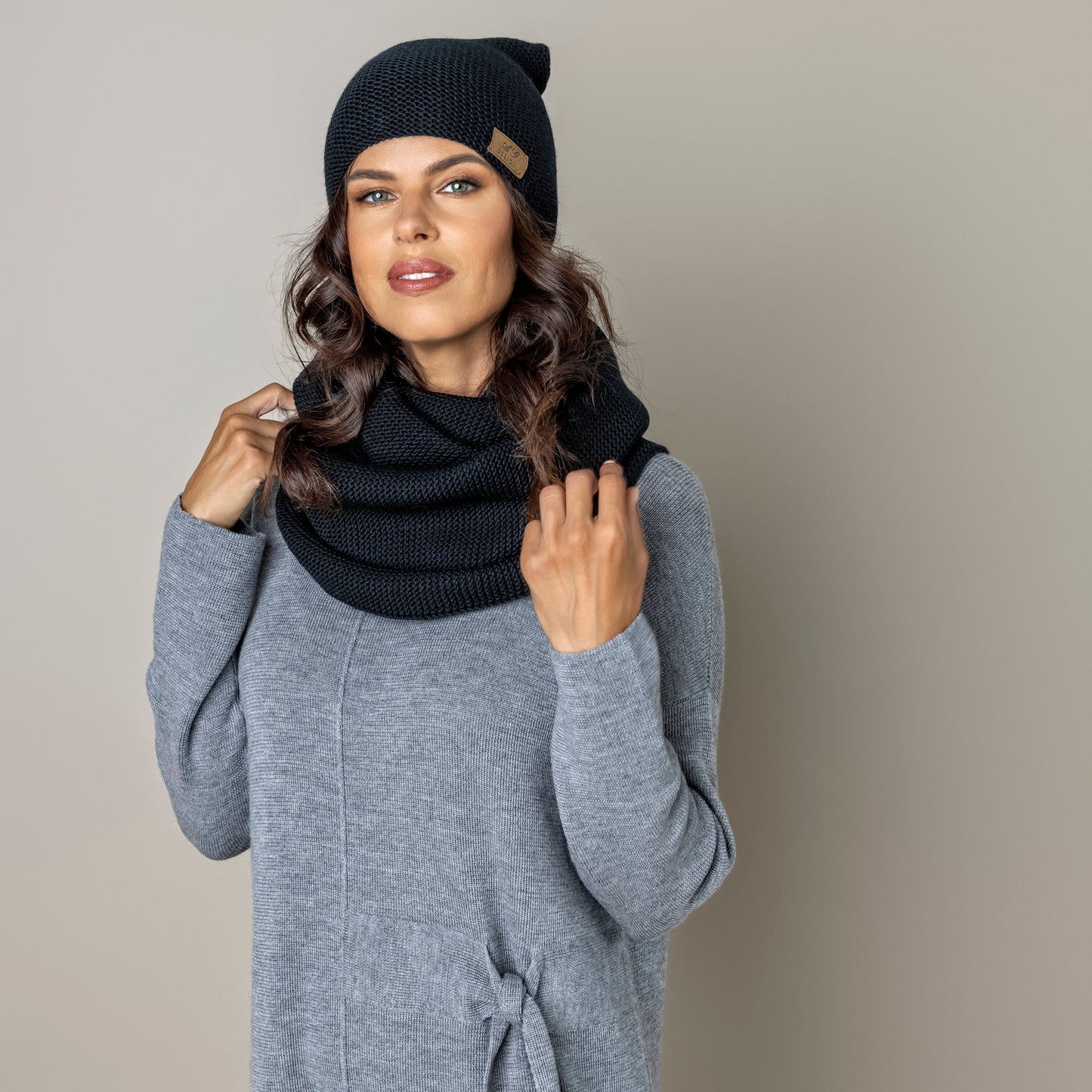 Knit minimalist soft 100% merino wool infinity Scarf and hat - black
