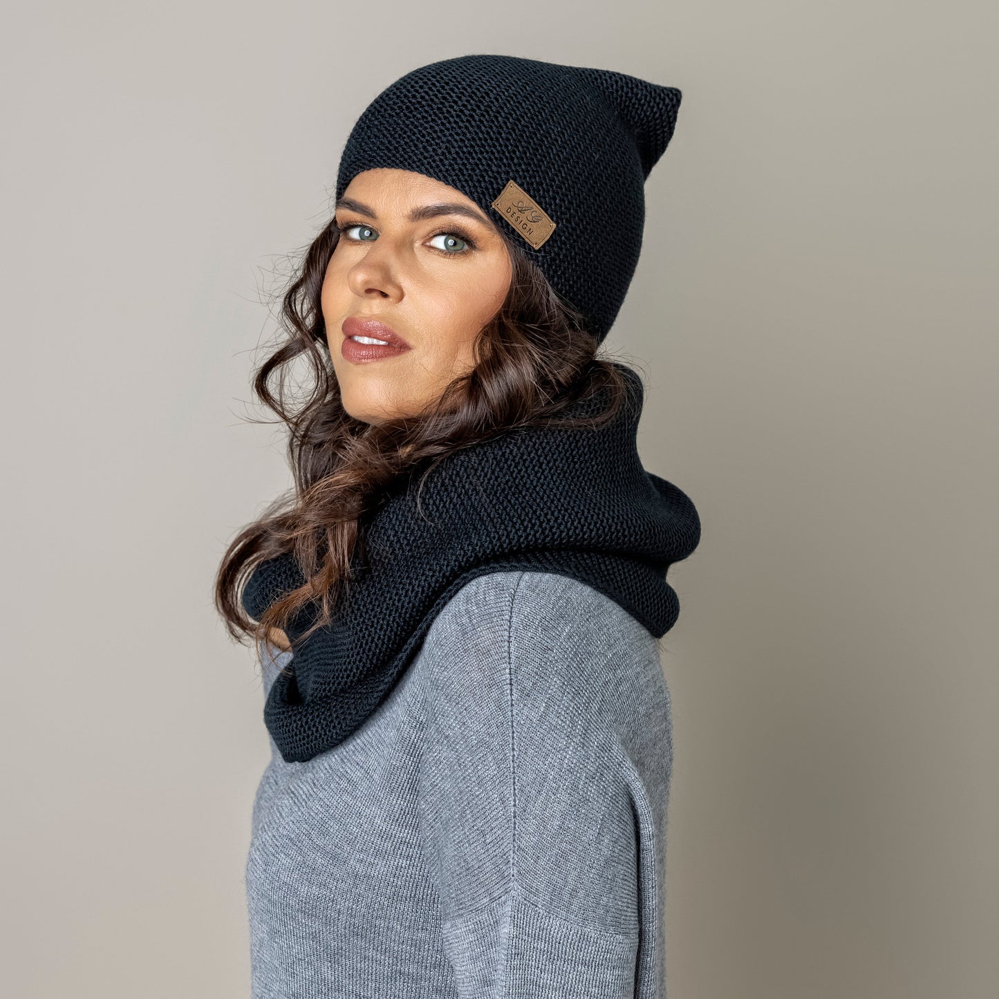 Knit minimalist soft 100% merino wool infinity Scarf and hat - black
